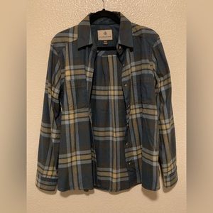 LEGENDARY WHITETAILS - 0013-- Flannel - Slimming - Button Up -Soft - Plaid